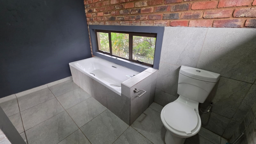 To Let 3 Bedroom Property for Rent in Flamwood North West